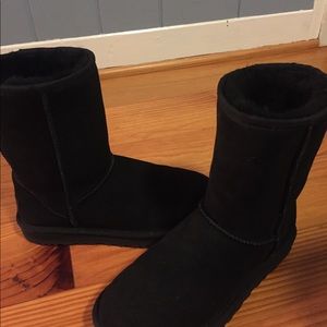 Ugg boots Size 7. Wore only a few times.